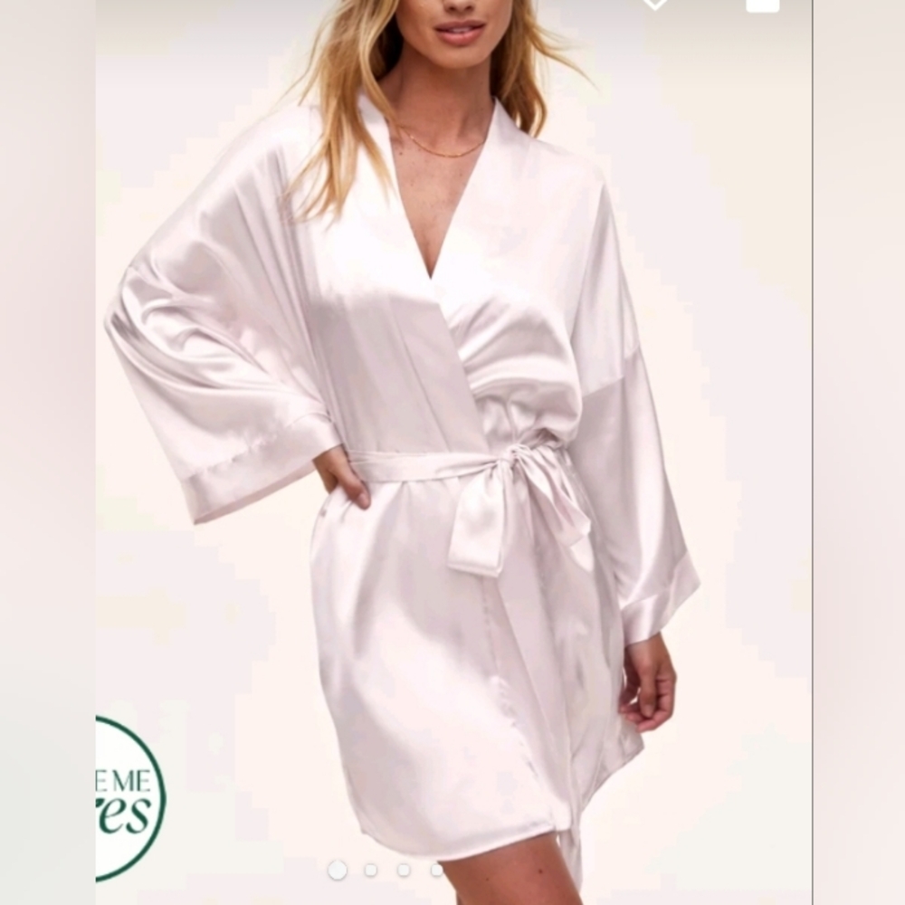 ☃️ Pink Robe